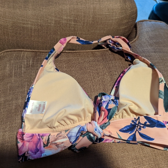 Bikini - Picture 2 of 6